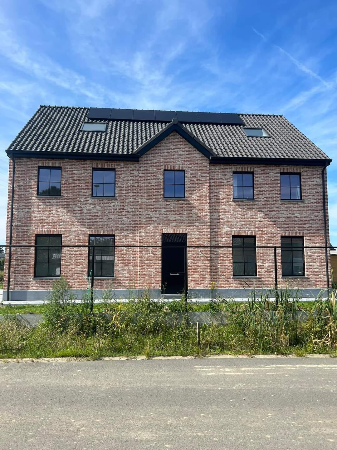 Constructie van ruwbouw huizen door ANY PROJECT BV